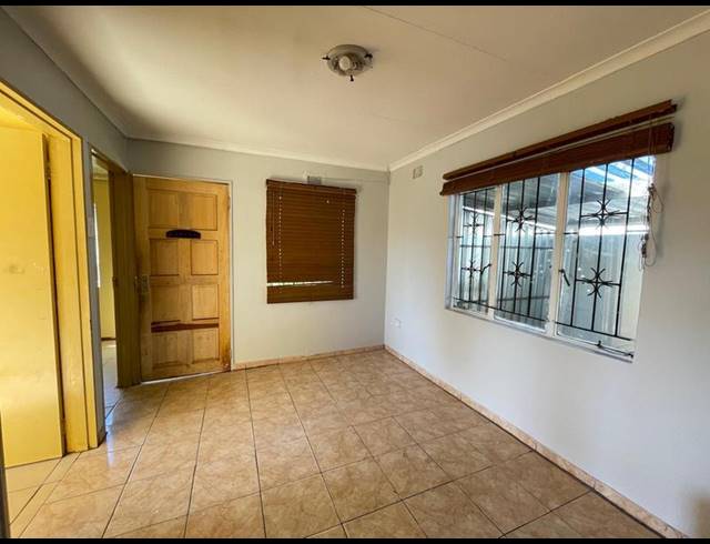 3 BEDROOM PROPERTY TO RENT IN PANORAMA GARDENS